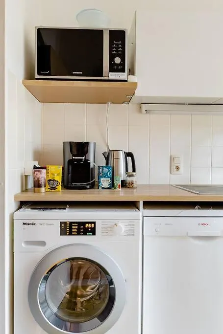Digital Nomad Station - Bedroom With Desk Nearby Station And Parking Anvers 0*,