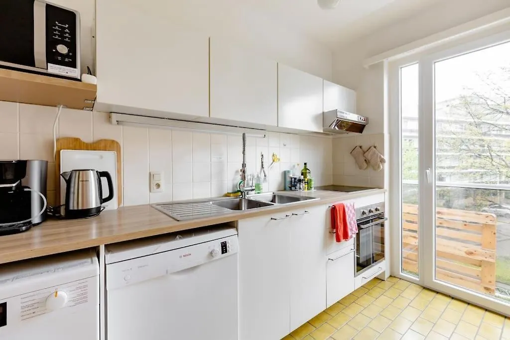 Pansiyon Digital Nomad Station - Bedroom With Desk Nearby Station And Parking Anvers Belçika