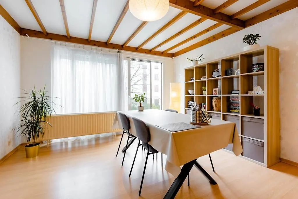 Digital Nomad Station - Bedroom With Desk Nearby Station And Parking Anvers Séjour chez l'habitant