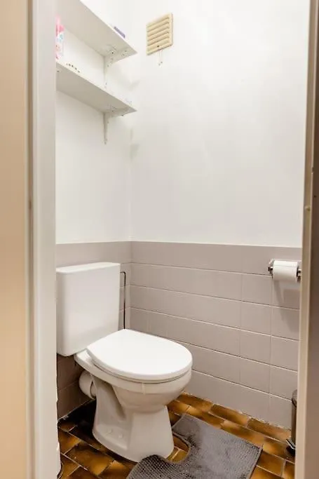 Digital Nomad Station - Bedroom With Desk Nearby Station And Parking Anvers Belgique